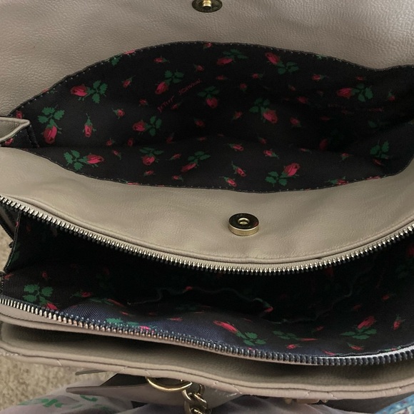 Large Betsey Johnson Quilted Tan and Gold Tote with Chain Handles - Picture 7 of 7